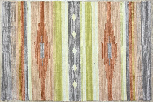 Yüksek çözünürlüklü orijinal el dokuması kilim ve halı motifleri ve renkleri