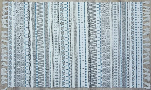 Yüksek çözünürlüklü orijinal el dokuması kilim ve halı motifleri ve renkleri