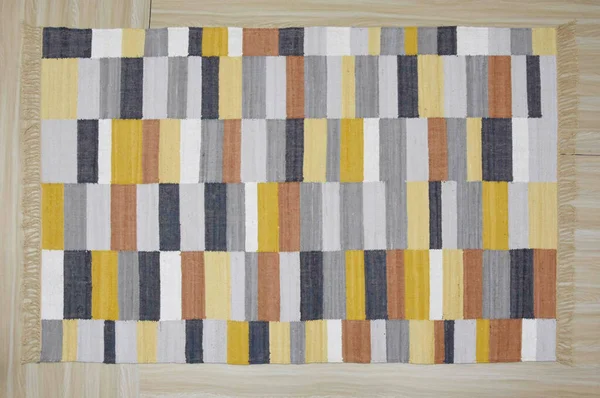 Yüksek çözünürlüklü orijinal el dokuması kilim ve halı motifleri ve renkleri