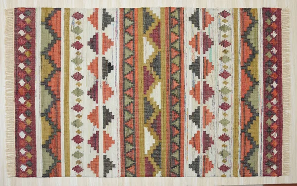 Yüksek çözünürlüklü orijinal el dokuması kilim ve halı motifleri ve renkleri