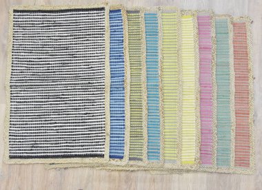 Yüksek çözünürlüklü modele ve renklere sahip orijinal el halıları ve halıları