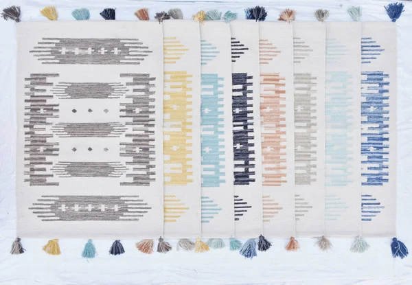 Yüksek çözünürlüklü moda desenleri ve renkleri olan Alan Halıları ve El Loom Halısı