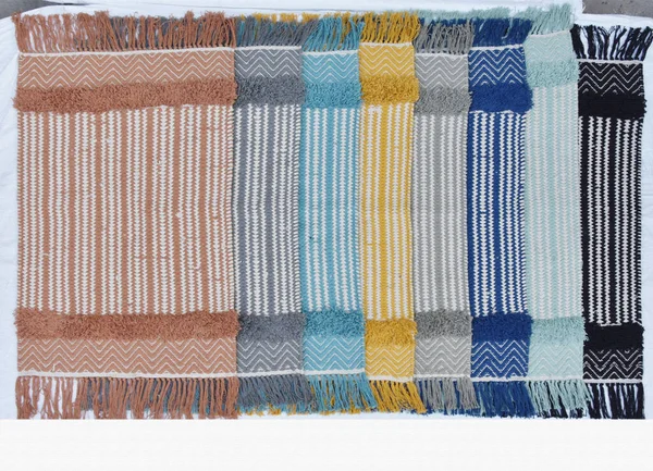 Yüksek çözünürlüklü moda desenleri ve renkleri olan Alan Halıları ve El Loom Halısı