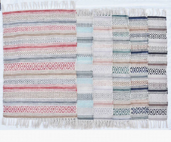 Yüksek çözünürlüklü moda desenleri ve renkleri olan Alan Halıları ve El Loom Halısı