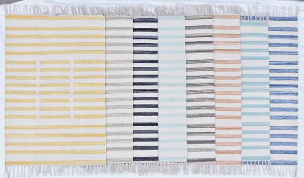 Yüksek çözünürlüklü moda desenleri ve renkleri olan Alan Halıları ve El Loom Halısı