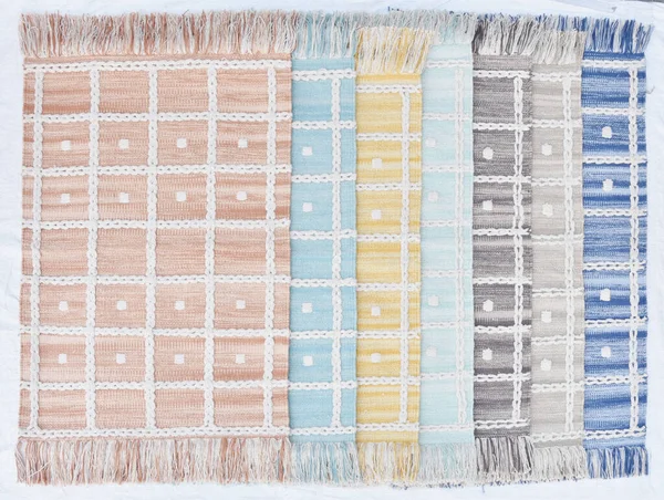 Yüksek çözünürlüklü moda desenleri ve renkleri olan Alan Halıları ve El Loom Halısı