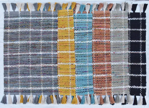 Yüksek çözünürlüklü moda desenleri ve renkleri olan Alan Halıları ve El Loom Halısı