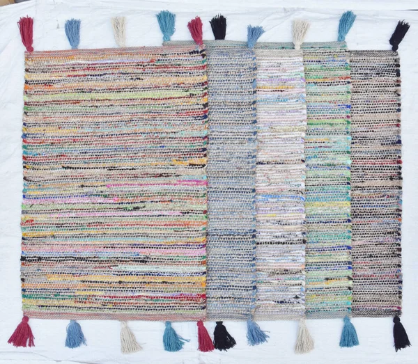 Yüksek çözünürlüklü moda desenleri ve renkleri olan Alan Halıları ve El Loom Halısı