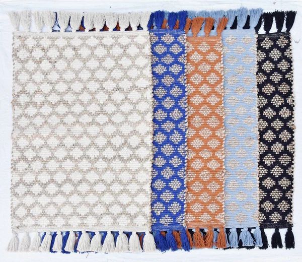 Yüksek çözünürlüklü moda desenleri ve renkleri olan Alan Halıları ve El Loom Halısı