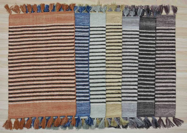 Yüksek çözünürlüklü motifleri ve renkleri olan el halıları ve halıları