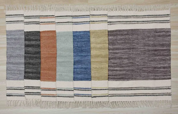 Yüksek çözünürlüklü motifleri ve renkleri olan el halıları ve halıları