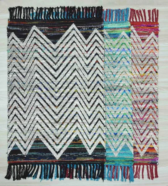 Yüksek çözünürlüklü motifleri ve renkleri olan el halıları ve halıları