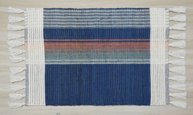 Yüksek çözünürlüklü motifleri ve renkleri olan el halıları ve halıları