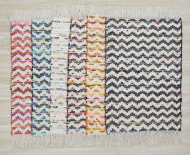 Yüksek çözünürlüklü motifleri ve renkleri olan el halıları ve halıları