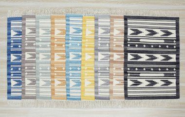 Yüksek çözünürlüklü motifleri ve renkleri olan el halıları ve halıları