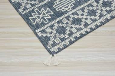 Yüksek çözünürlüklü modele ve renklere sahip orijinal el halıları ve halıları