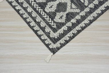 Yüksek çözünürlüklü modele ve renklere sahip orijinal el halıları ve halıları