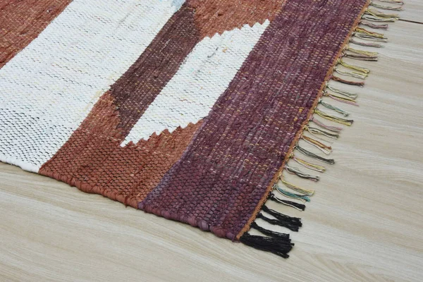 Yüksek çözünürlüklü motifleri ve renkleri olan el halıları ve halıları