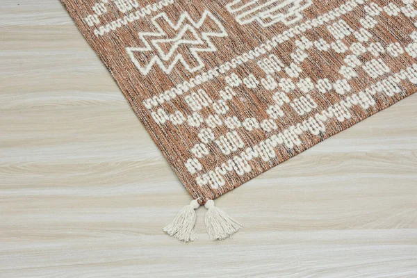 Yüksek çözünürlüklü modele ve renklere sahip orijinal el halıları ve halıları