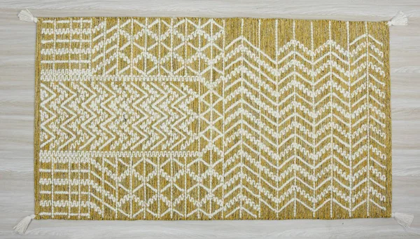 Yüksek çözünürlüklü modele ve renklere sahip orijinal el halıları ve halıları