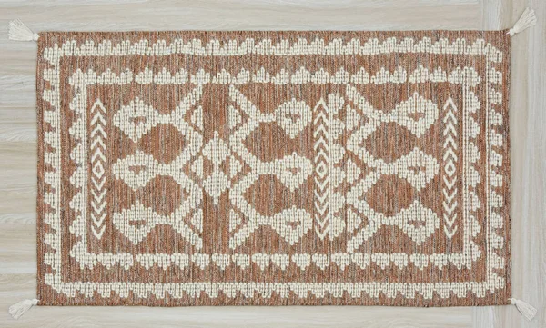 Yüksek çözünürlüklü modele ve renklere sahip orijinal el halıları ve halıları