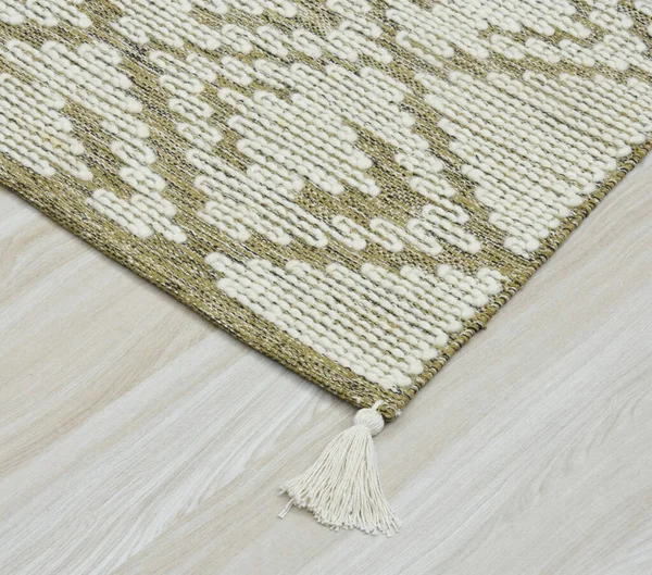 Yüksek çözünürlüklü modele ve renklere sahip orijinal el halıları ve halıları