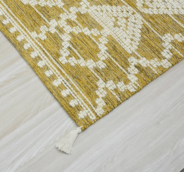 Yüksek çözünürlüklü modele ve renklere sahip orijinal el halıları ve halıları