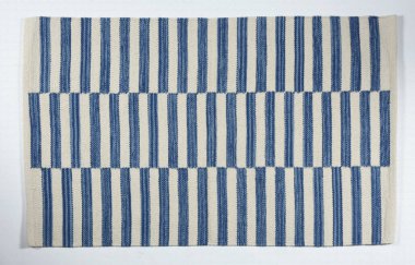 Yüksek çözünürlüklü modele ve renklere sahip orijinal el halıları ve halıları