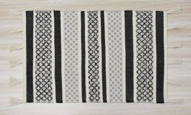 Yüksek çözünürlüklü modele ve renklere sahip orijinal el halıları ve halıları