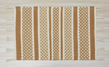 Yüksek çözünürlüklü modele ve renklere sahip orijinal el halıları ve halıları