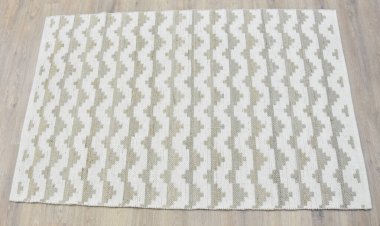 Yüksek çözünürlüklü modele ve renklere sahip orijinal el halıları ve halıları