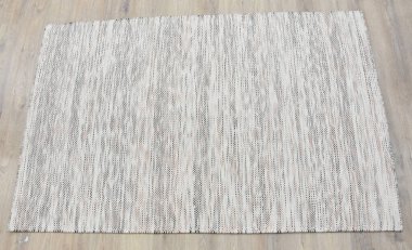 Yüksek çözünürlüklü modele ve renklere sahip orijinal el halıları ve halıları