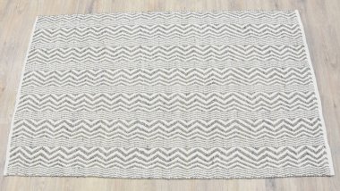 Yüksek çözünürlüklü modele ve renklere sahip orijinal el halıları ve halıları