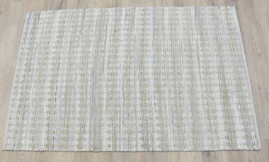 Yüksek çözünürlüklü modele ve renklere sahip orijinal el halıları ve halıları