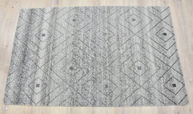 Yüksek çözünürlüklü modele ve renklere sahip orijinal el halıları ve halıları