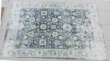 Yüksek çözünürlüklü modele ve renklere sahip orijinal el halıları ve halıları