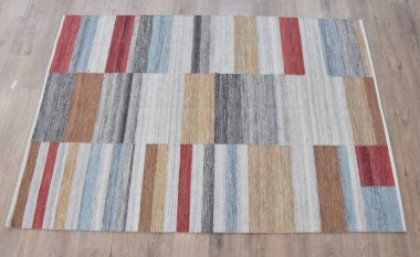 Yüksek çözünürlüklü modele ve renklere sahip orijinal el halıları ve halıları