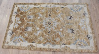 Yüksek çözünürlüklü modele ve renklere sahip orijinal el halıları ve halıları