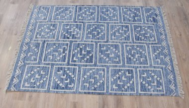 Yüksek çözünürlüklü modele ve renklere sahip orijinal el halıları ve halıları