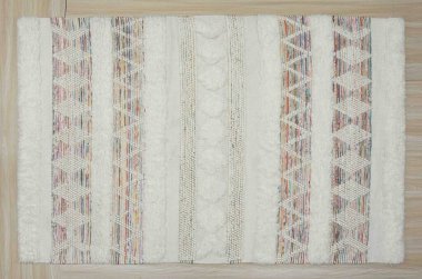 Yüksek çözünürlüklü modele ve renklere sahip orijinal el halıları ve halıları