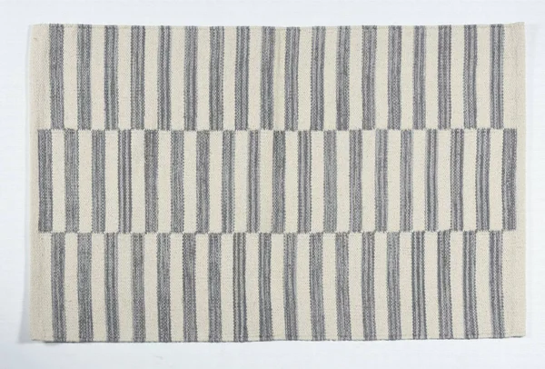 Yüksek çözünürlüklü modele ve renklere sahip orijinal el halıları ve halıları