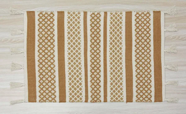 Yüksek çözünürlüklü modele ve renklere sahip orijinal el halıları ve halıları