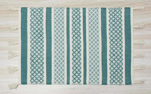 Yüksek çözünürlüklü modele ve renklere sahip orijinal el halıları ve halıları