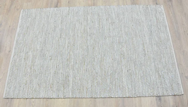 Yüksek çözünürlüklü modele ve renklere sahip orijinal el halıları ve halıları