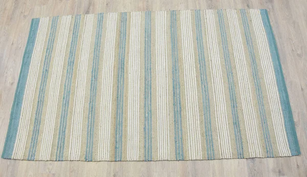 Yüksek çözünürlüklü modele ve renklere sahip orijinal el halıları ve halıları