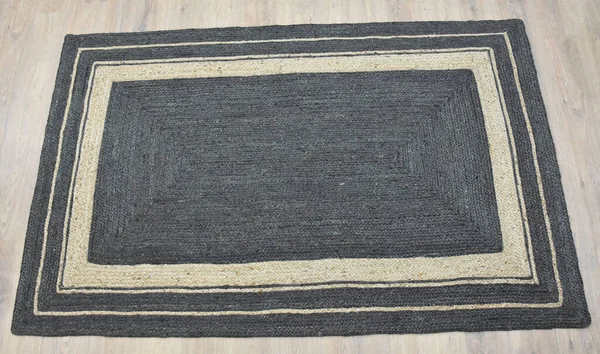 Yüksek çözünürlüklü modele ve renklere sahip orijinal el halıları ve halıları