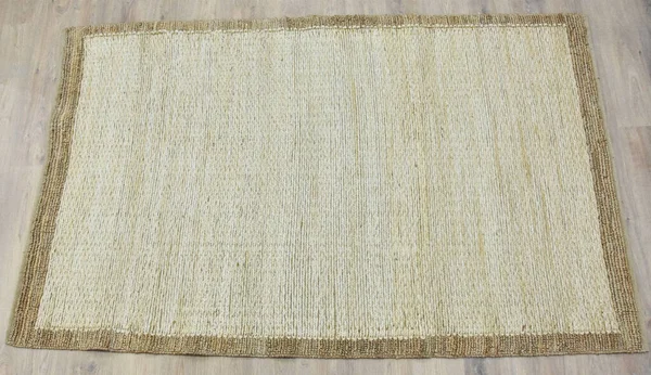 Yüksek çözünürlüklü modele ve renklere sahip orijinal el halıları ve halıları