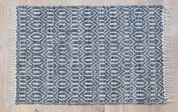 Yüksek çözünürlüklü modele ve renklere sahip orijinal el halıları ve halıları