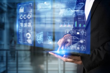 İnsan yeni hologram teknolojisi kullanıyor.