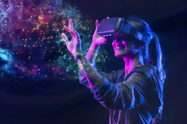 Young Woman Virtual Reality Glasses Dark Background — Stock Photo, Image